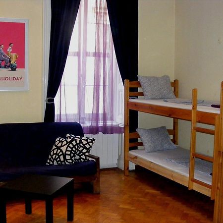 11Th Hour Cinema Hostel Boedapest Kamer foto